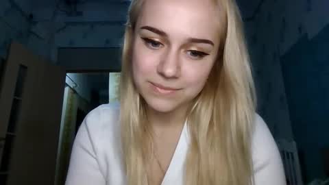 barbie___girl online show from March 12, 4:02 pm