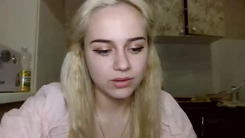 barbie___girl online show from March 18, 6:44 pm