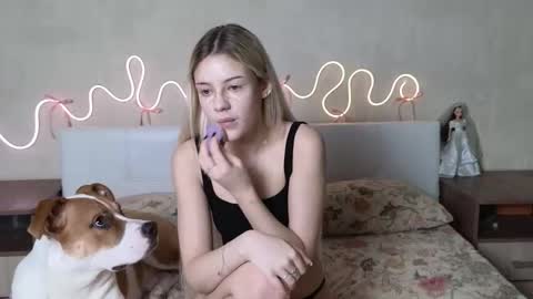 Snapshot of barbie_blame chatting on January 11, 8:52 am im Betty online show from January 11, 8:52 am