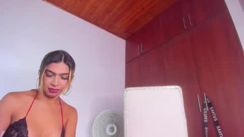 Snapshot of barbie_ds chatting on October 3, 2:36 pm barbie_ds online show from October 3, 2:36 pm