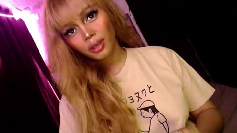 Snapshot of barbie_ivana chatting on November 9, 6:33 am barbei online show from November 9, 6:33 am