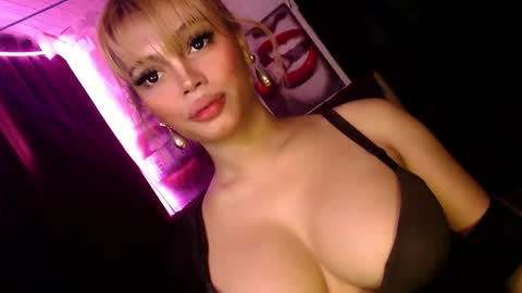Snapshot of barbie_ivana chatting on November 30, 1:42 am barbei online show from November 30, 1:42 am