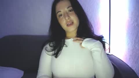 Snapshot of barbie_kill chatting on November 15, 6:15 pm Solomia or Mia online show from November 15, 6:15 pm