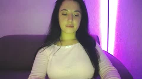 Snapshot of barbie_kill chatting on December 16, 10:37 pm Solomia or Mia online show from December 16, 10:37 pm