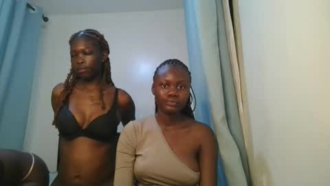 queen online show from March 7, 10:29 pm