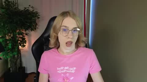 Snapshot of barbie_richy chatting on September 12, 5:29 am barbie_richy online show from September 12, 5:29 am