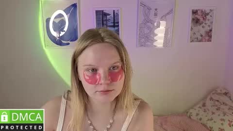 Snapshot of barbie_staze chatting on February 4, 4:29 am Barbie Staze online show from February 4, 4:29 am