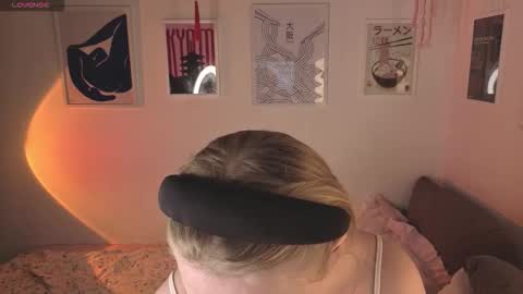 Snapshot of barbie_staze chatting on March 15, 3:12 am Barbie Staze online show from March 15, 3:12 am