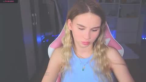 Snapshot of barbieee_doll chatting on June 19, 3:05 pm Eva online show from June 19, 3:05 pm
