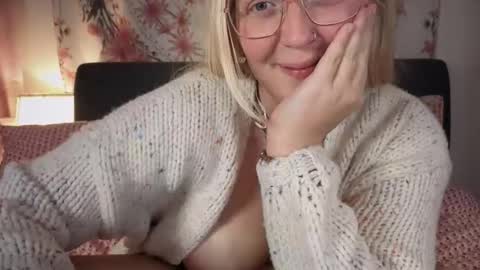 Snapshot of barbiegirl966 chatting on September 11, 8:53 pm barbiegirl966 online show from September 11, 8:53 pm