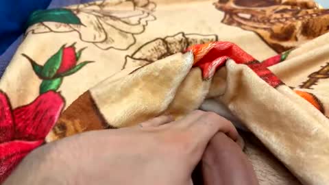 Snapshot of barcelonahot69 chatting on December 15, 6:12 pm Herdream33 online show from December 15, 6:12 pm