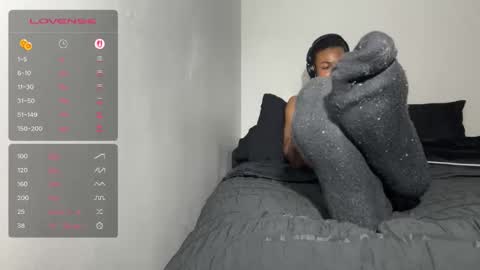 bareffoot10 online show from February 26, 6:40 pm