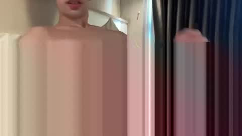 barely18twink18 online show from March 18, 2:15 am
