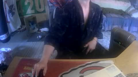 Snapshot of barewood30s chatting on March 8, 8:01 pm Barewood30s online show from March 8, 8:01 pm