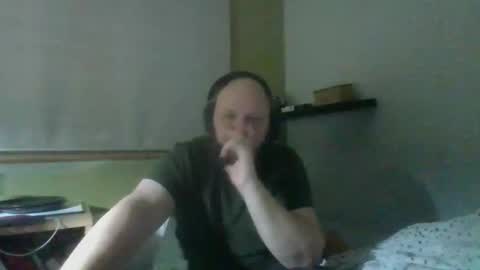 Snapshot of bart_poland chatting on October 2, 9:22 pm bart_poland online show from October 2, 9:22 pm