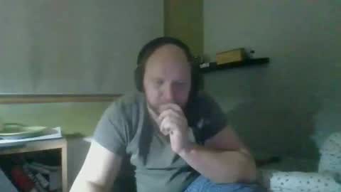 Snapshot of bart_poland chatting on November 9, 9:35 pm bart_poland online show from November 9, 9:35 pm