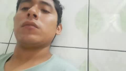 Snapshot of basic2001 chatting on February 1, 1:02 am Marcos online show from February 1, 1:02 am