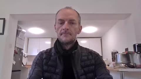 Snapshot of basiccamguy chatting on November 4, 8:46 am basiccamguy online show from November 4, 8:46 am