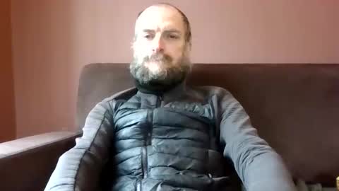 Snapshot of basiccamguy chatting on February 13, 10:55 am basiccamguy online show from February 13, 10:55 am