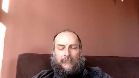 Snapshot of basiccamguy chatting on March 5, 2:24 pm basiccamguy online show from March 5, 2:24 pm