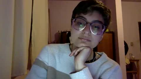 Snapshot of basilbbb chatting on March 30, 11:11 am basil online show from March 30, 11:11 am