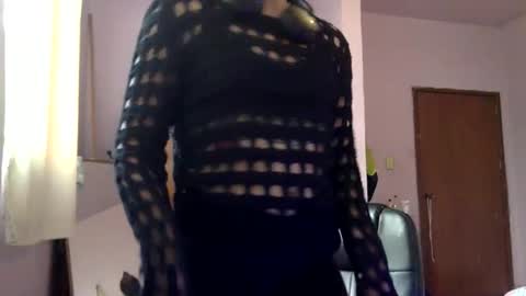 Snapshot of basilbbb chatting on April 1, 12:11 am basil online show from April 1, 12:11 am