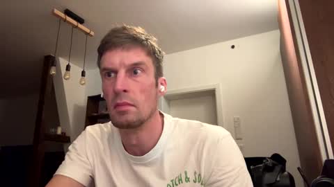 Snapshot of basst23 chatting on January 5, 9:47 pm basst23 online show from January 5, 9:47 pm