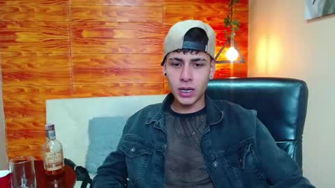 Snapshot of bastiaan_28 chatting on December 4, 3:15 am Bastian online show from December 4, 3:15 am