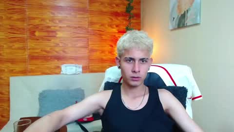 Snapshot of bastiaan_28 chatting on December 11, 6:47 am Bastian online show from December 11, 6:47 am