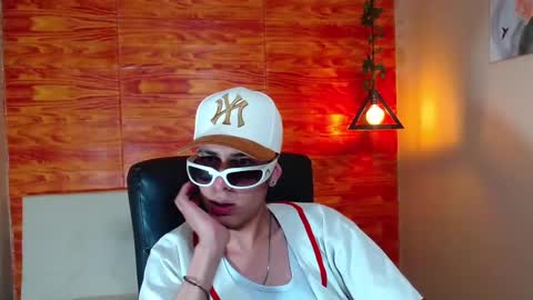 Snapshot of bastiaan_28 chatting on February 20, 8:50 am Bastian online show from February 20, 8:50 am