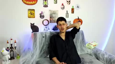 Snapshot of bastiaan_28 chatting on October 16, 4:46 am Bastian online show from October 16, 4:46 am