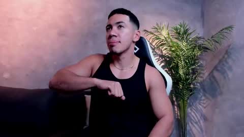 Bastian Independent Model online show from January 7, 7:38 pm