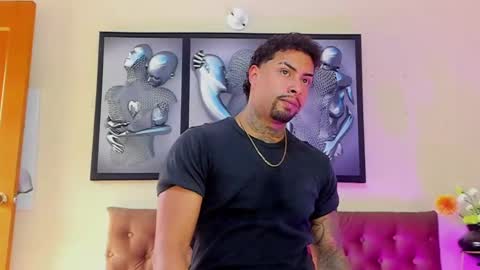 Snapshot of bastian_jones1 chatting on December 4, 7:01 pm bastian_jones1 online show from December 4, 7:01 pm