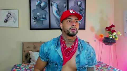 Snapshot of bastian_jones1 chatting on January 27, 1:16 am bastian_jones1 online show from January 27, 1:16 am