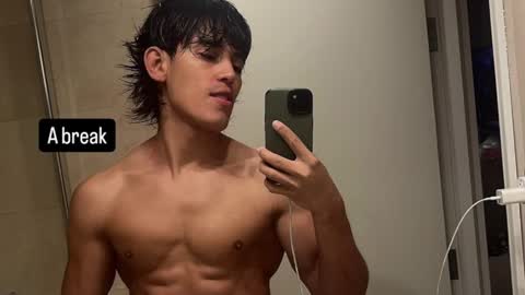 Snapshot of bastianmaalouf chatting on January 12, 12:28 am Bastian Maalouf online show from January 12, 12:28 am