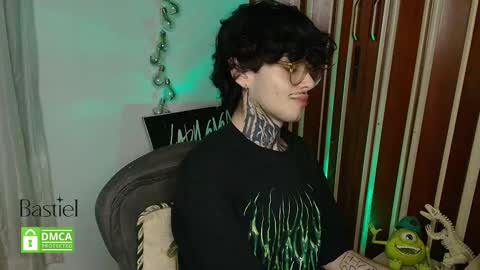Snapshot of bastiel_ chatting on October 1, 1:55 am Bastiel online show from October 1, 1:55 am