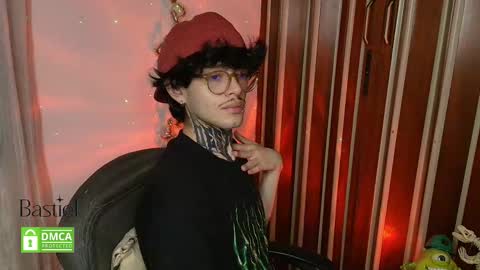 Snapshot of bastiel_ chatting on October 9, 2:20 am Bastiel online show from October 9, 2:20 am