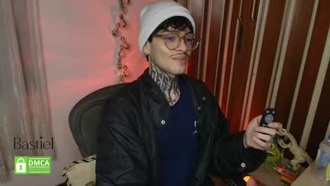 Snapshot of bastiel_ chatting on October 18, 1:41 am Bastiel online show from October 18, 1:41 am