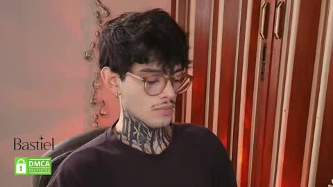 Snapshot of bastiel_ chatting on October 21, 10:10 pm Bastiel online show from October 21, 10:10 pm