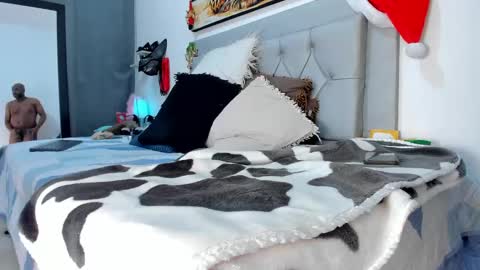 Snapshot of batey44_ chatting on December 14, 2:56 am Idaly and Carlos online show from December 14, 2:56 am