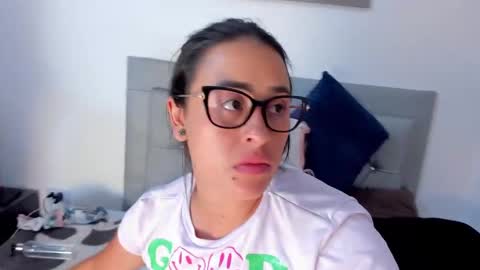 Snapshot of batey44_ chatting on September 10, 3:28 am Idaly and Carlos online show from September 10, 3:28 am