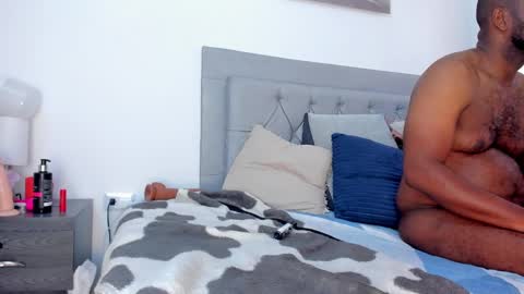 Snapshot of batey44_ chatting on September 13, 2:17 pm Idaly and Carlos online show from September 13, 2:17 pm