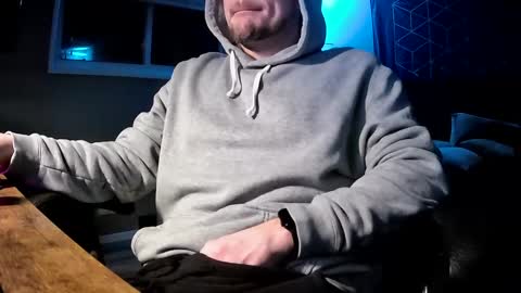 Snapshot of batman024 chatting on February 10, 5:14 am TreeKing online show from February 10, 5:14 am