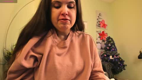 Snapshot of battymoll chatting on December 10, 3:44 pm battymoll online show from December 10, 3:44 pm