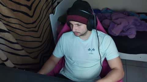 Snapshot of baxxline chatting on February 14, 11:20 pm Baxxline online show from February 14, 11:20 pm