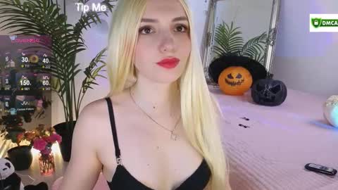 Snapshot of bb_cute1 chatting on October 31, 2:40 pm Kris online show from October 31, 2:40 pm