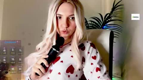 Snapshot of bb_cute1 chatting on December 3, 8:51 pm Kris online show from December 3, 8:51 pm