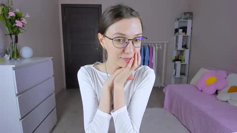 Snapshot of bb_lourels_ chatting on March 29, 2:06 pm Lourel I will be here on and online show from March 29, 2:06 pm