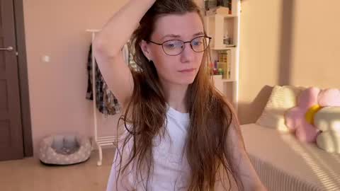 Snapshot of bb_lourels_ chatting on May 23, 5:28 pm Lourel I will be here on and online show from May 23, 5:28 pm