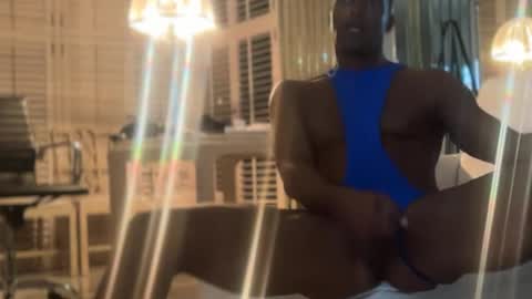 Snapshot of bbcforyourthroat chatting on November 3, 10:49 am 305BBC online show from November 3, 10:49 am